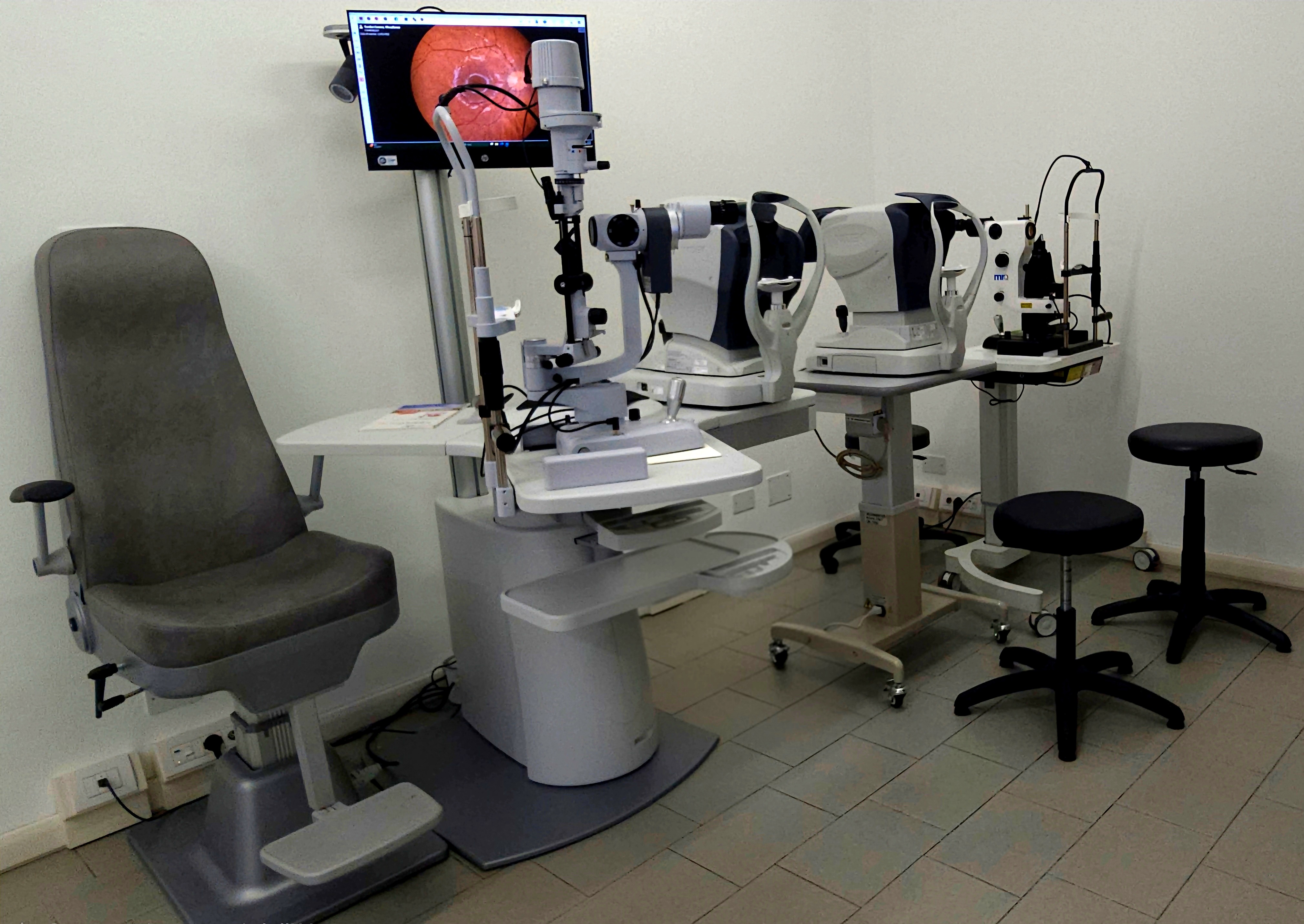 Studio oculistico Palumboculista con strumentazione diagnostica